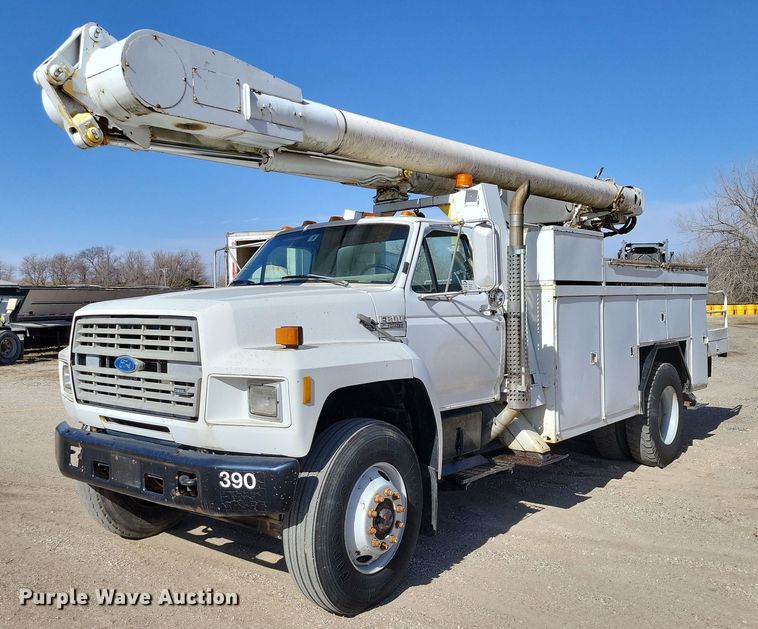 1991 Ford F800 bucket truck - EA2869