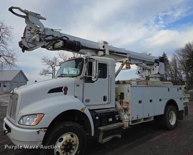 Altec DM47TR digger derrick truck bed - EB1338
