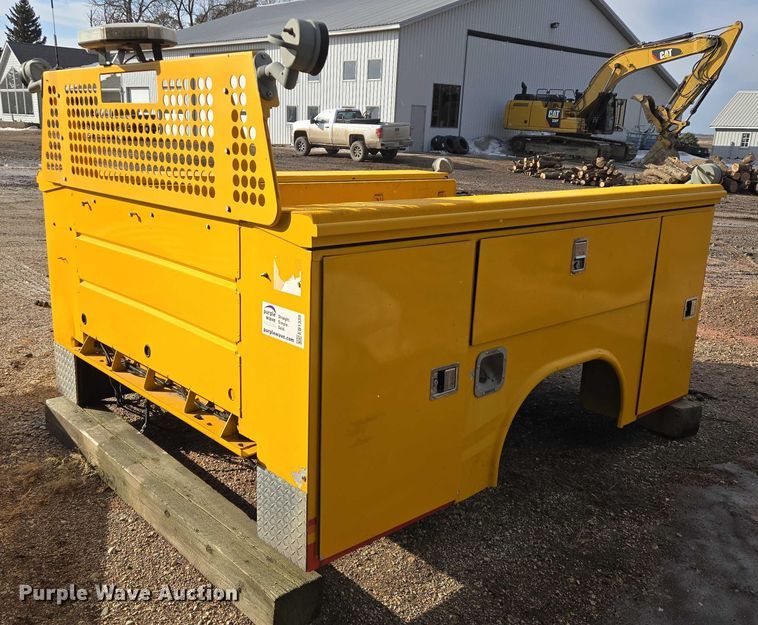 Reading CL AL S98"SW 40" utility bed - EB1339