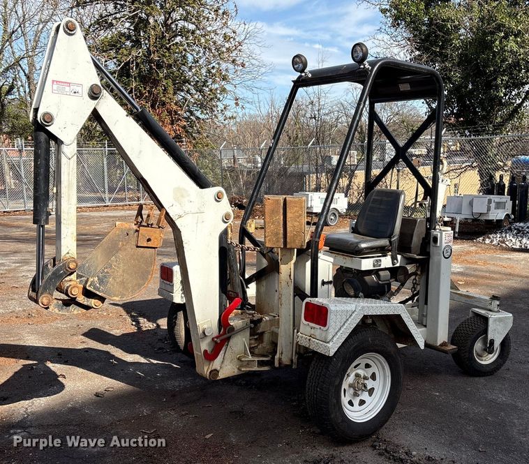 RH&M GF6LM towable backhoe - EF0988