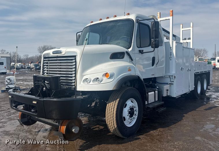 2012 Freightliner Business Class M2 crane truck - EG2020