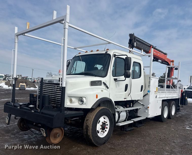 2010 Freightliner Business Class M2 Crew Cab crane truck - EG2022