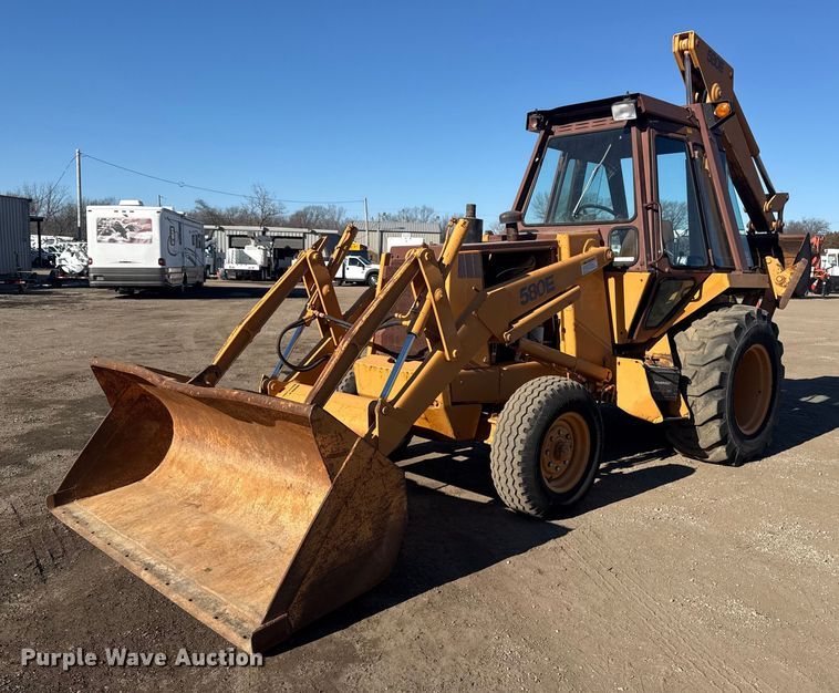 1985 Case 580E backhoe - EG2063