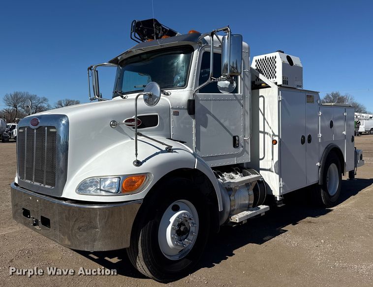 2019 Peterbilt 337 utility / service truck - EG2065