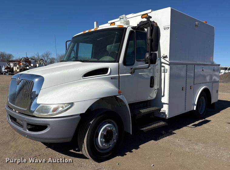 2010 International 4300 utility / service truck - EG2068
