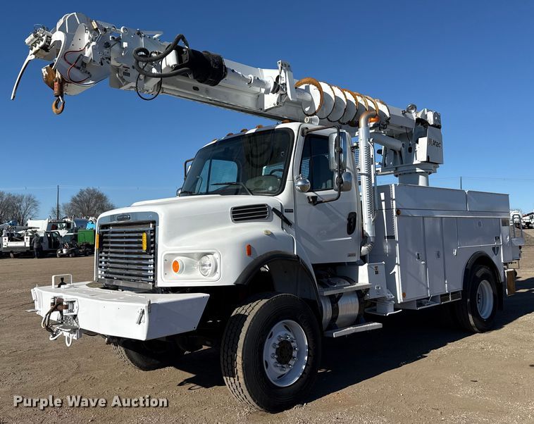 2007 Freightliner Business Class M2 digger derrick truck - EG2070