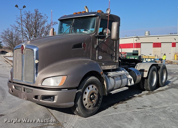2014 Kenworth T660 semi truck - EO4978
