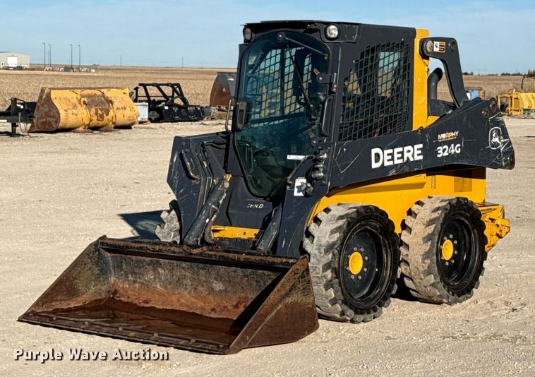 2019 John Deere 324G skid steer loader - EP2914