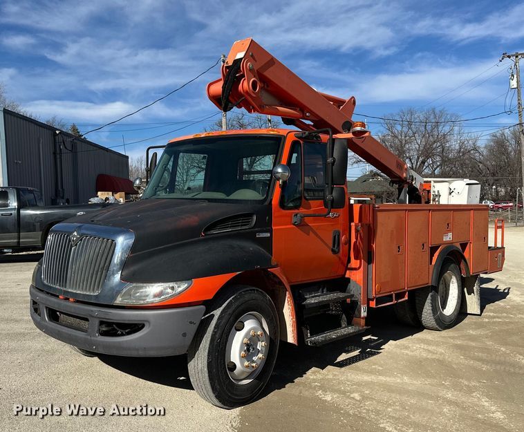 2008 International 4100 SBA bucket truck - ES1021