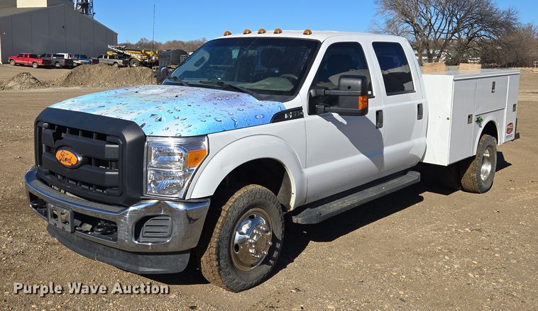 2015 Ford F350 Super Duty XL Crew Cab utility bed pickup truck - ES2905