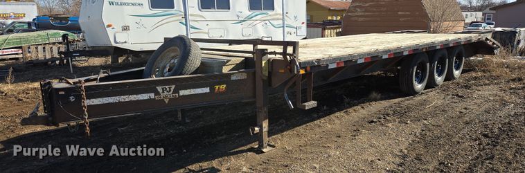 2004 PJ Trailers GN253 equipment trailer - ES2907