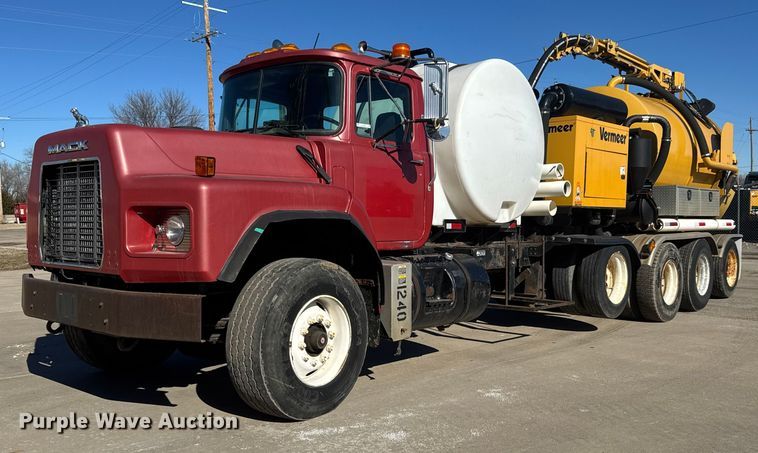2002 Mack RB688S hydrovac truck - ET4494