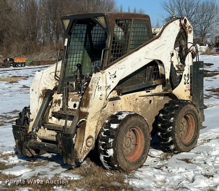 2003 Bobcat S250 skid steer loader - ET6952