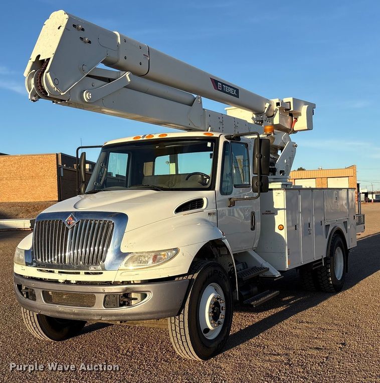 2013 International 4400 SBA bucket truck - EU4847