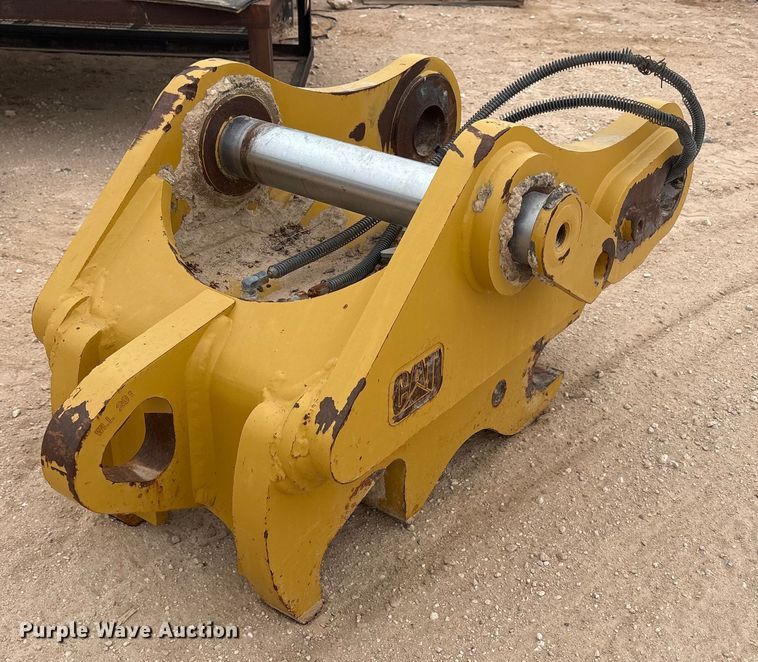 2018 Caterpillar 349TB excavator quick coupler - EU4854