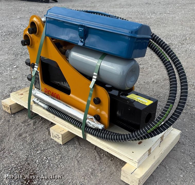 2025 PC400 breaker - EV2718
