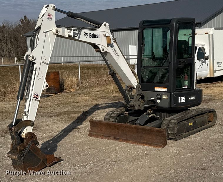 2012 Bobcat E35 mini excavator - FB0805