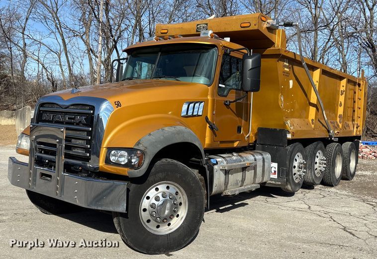 2020 Mack Granite GR104F dump truck - FB3498