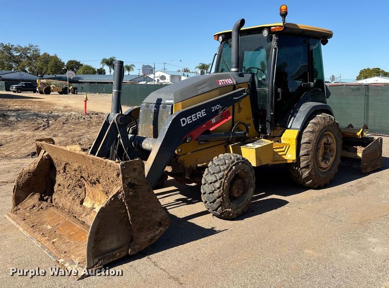 2019 John Deere 210L landscape tractor - FB5487