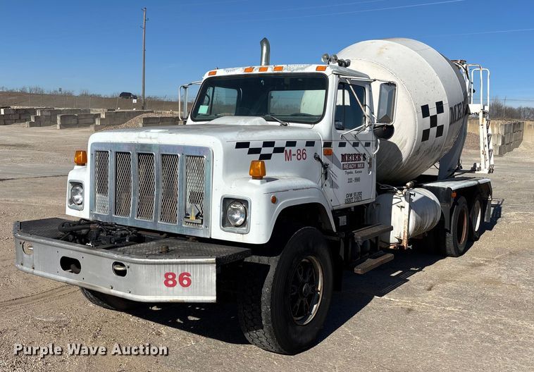 1994 International F-2574 ready mix truck - FC1524