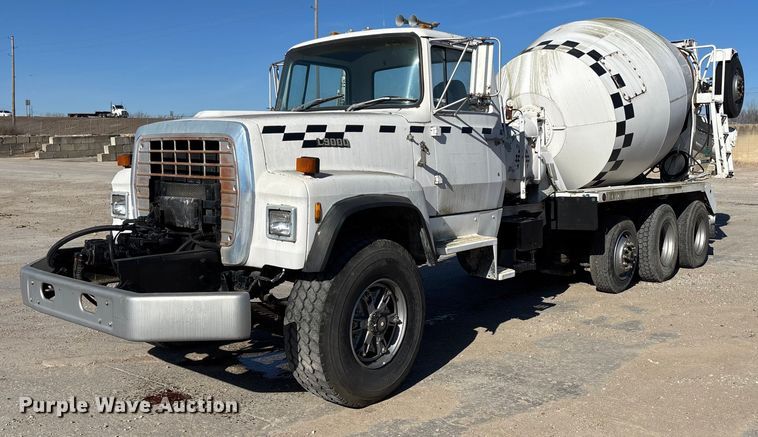 1988 Ford LT9000 ready mix truck - FC1525