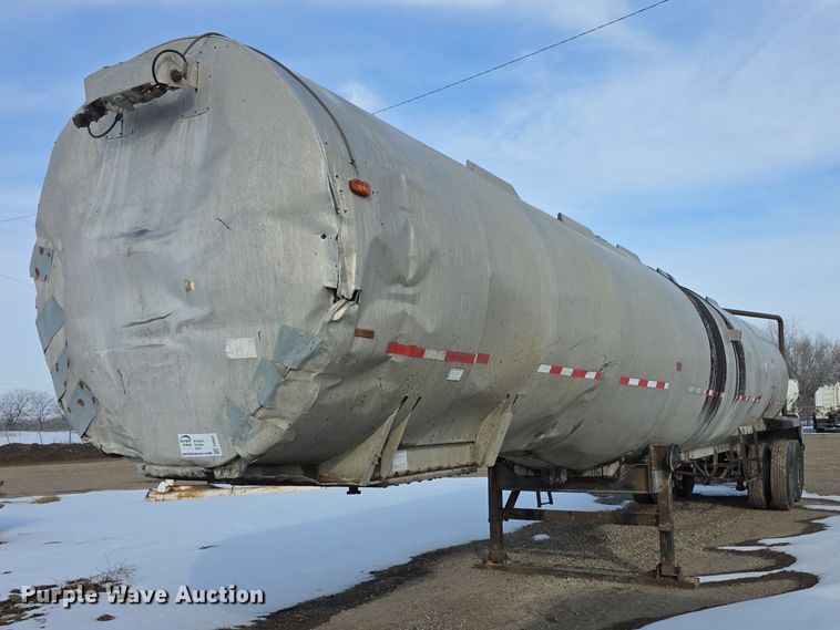 1965 Butler asphalt trailer - FI0825