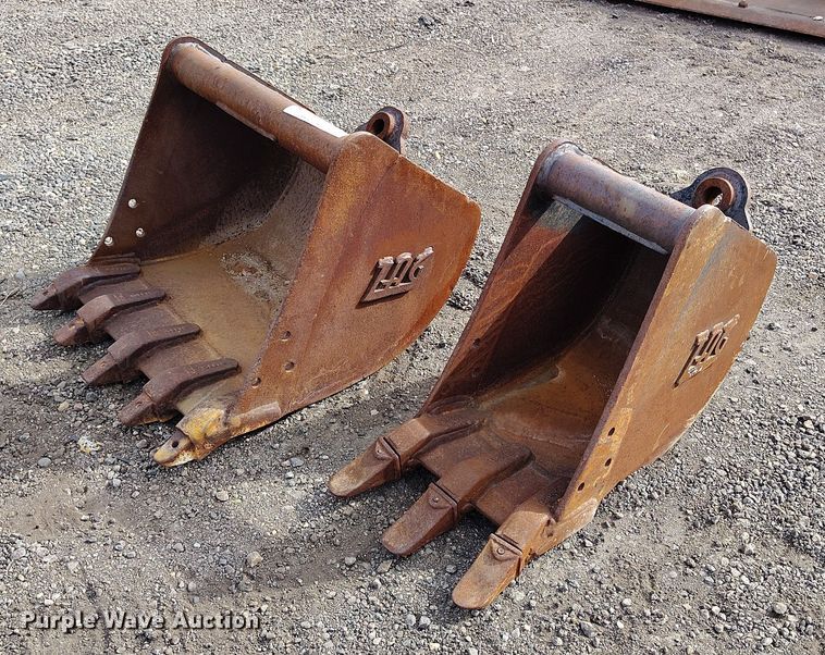 (2) Tag excavator buckets - IH9436