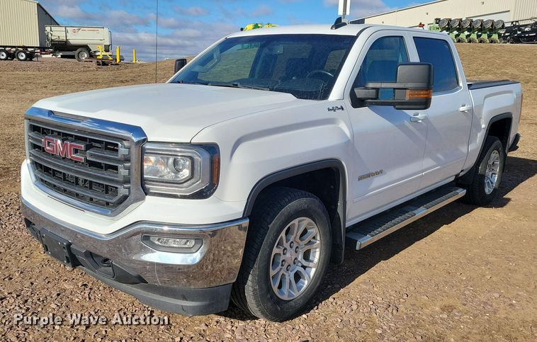 2017 GMC Sierra 1500 Crew Cab pickup truck - NK9766