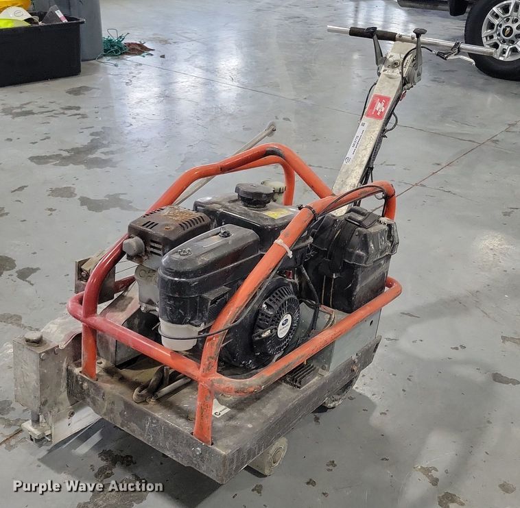 Husqvarna Soff-Cut 2000 concrete saw - NK9776