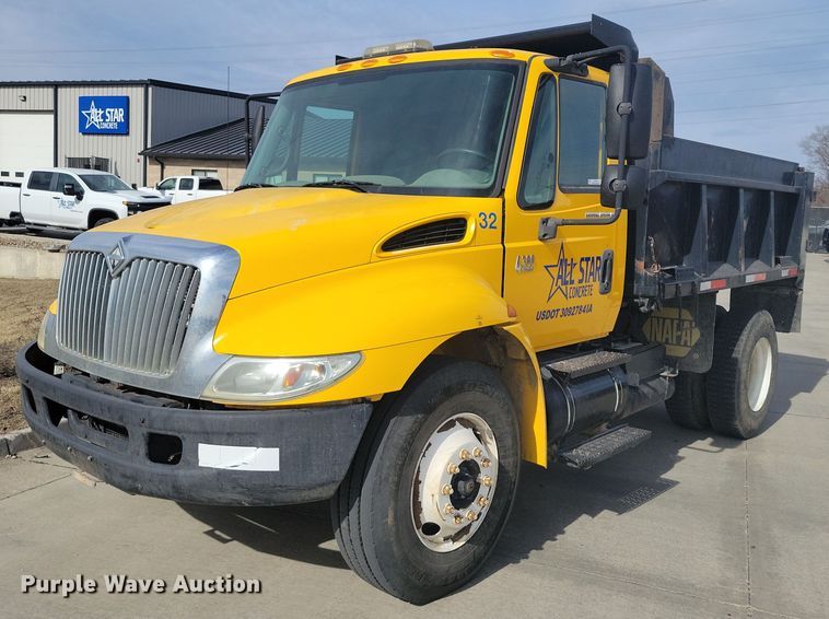 2008 International 4300 dump truck - NK9781