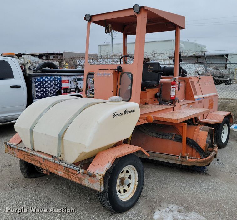 2003 Broce RJ350 broom - NO9987