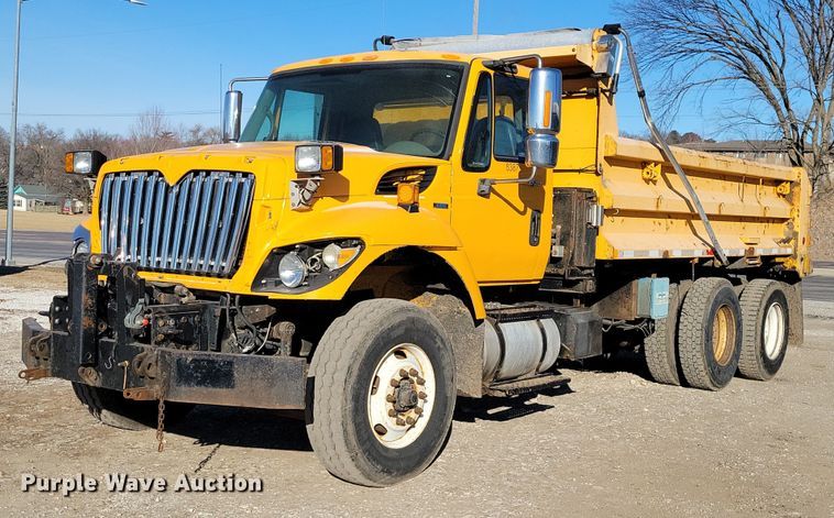 2010 International 7500 dump truck - NO9991