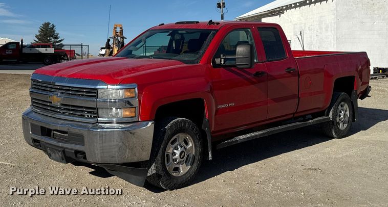 2015 Chevrolet Silverado 2500HD Ext. Cab pickup truck - OE9543