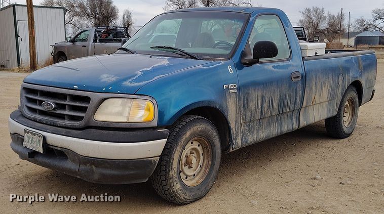 2000 Ford F150 pickup truck - DT0896
