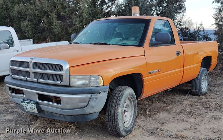 1999 Dodge Ram 1500 pickup truck - DT0904