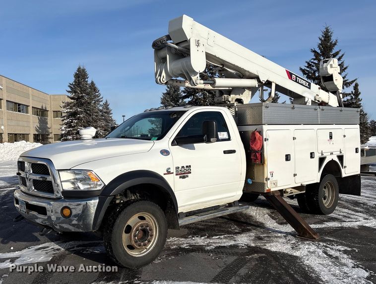 2017 RAM 5500HD bucket truck - DW4497