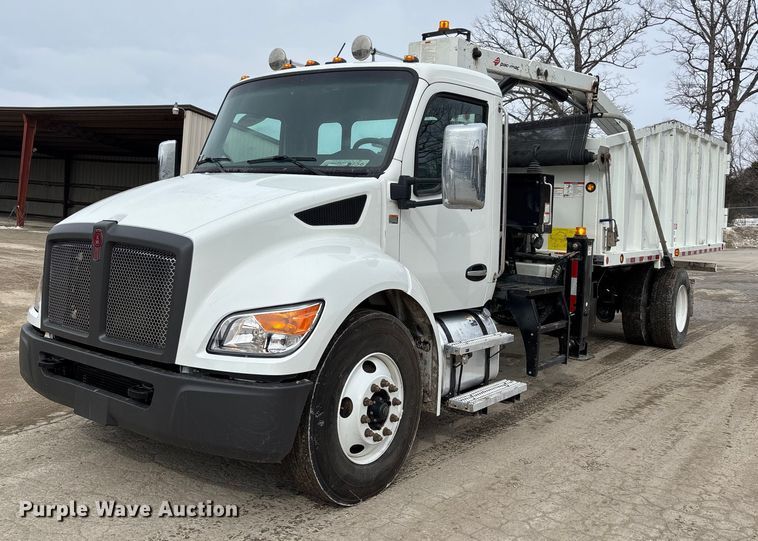 2025 Kenworth T600 grapple truck - DW7482