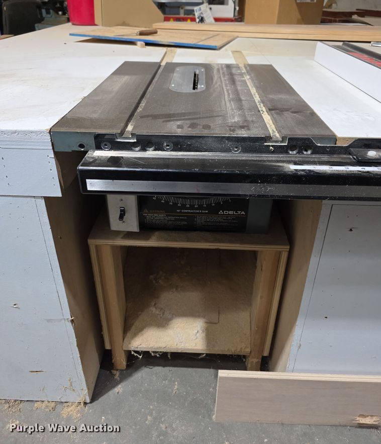 Delta table saw - DZ3834