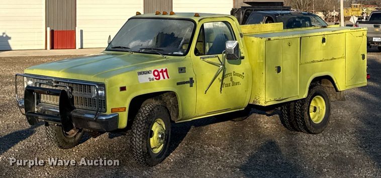 1981 Chevrolet K30 utility / service truck - DZ4290