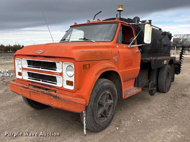 1968 Chevrolet 60 oil distributor truck - DZ5018