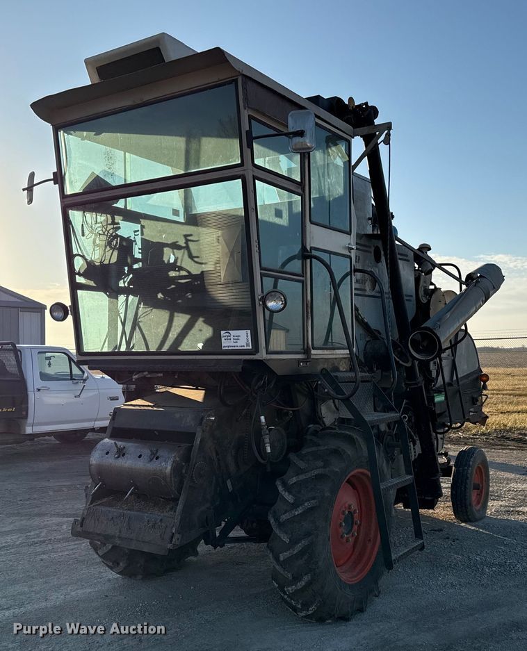 Gleaner E combine - EC4561