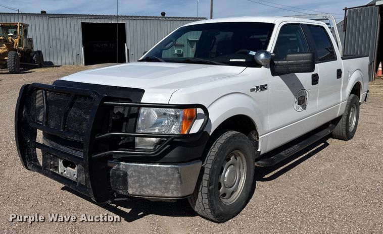 2014 Ford F150 Crew Cab pickup truck - EP2989