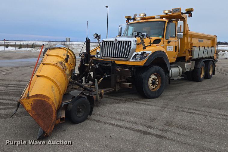 2012 International 7600 dump truck - ES2913