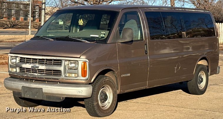 2002 Chevrolet Express 3500 van - ES5658
