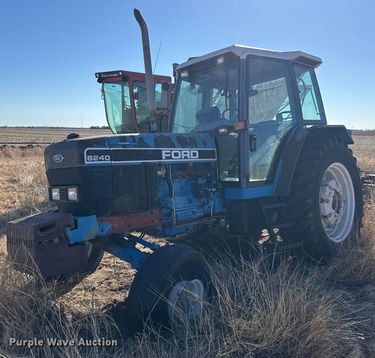 Ford 8240 Powerstar SLE tractor - ET1504