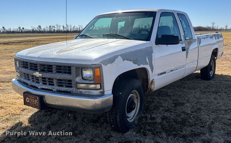 1999 Chevrolet C2500 Ext. Cab pickup truck - ET1507