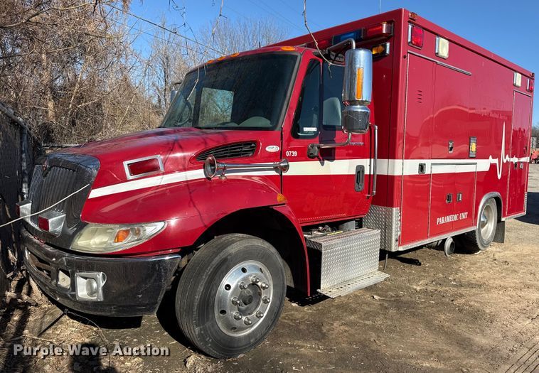 2007 International 4300 ambulance - EU4075