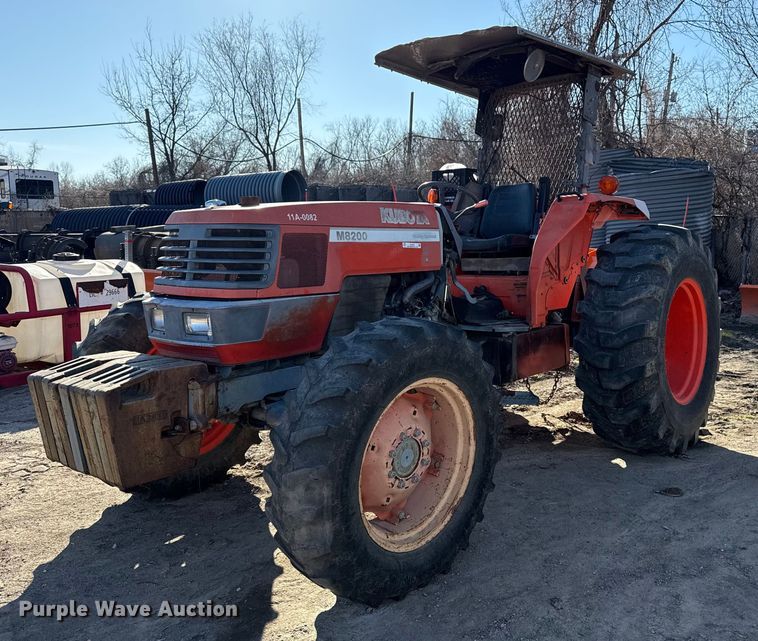 Kubota M8209 MFWD tractor - EU4079