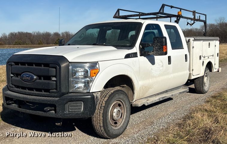 2013 Ford F250 Crew Cab utility bed pickup truck - EV2684