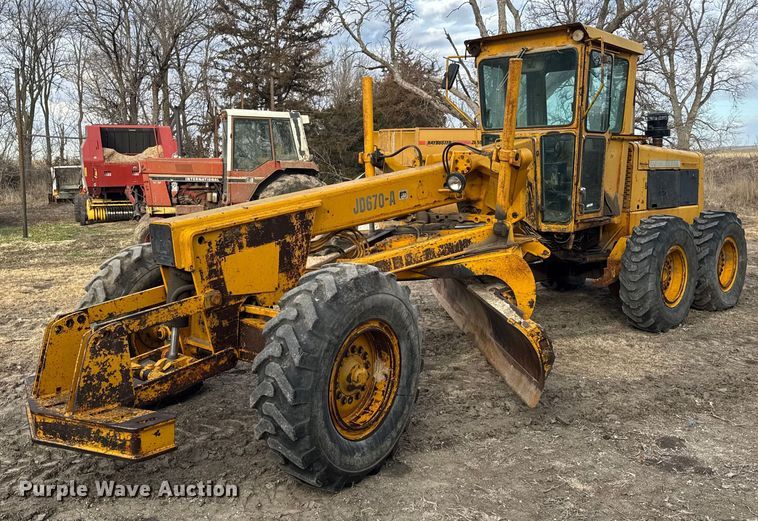 1981 John Deere 670A motor grader - FB0800